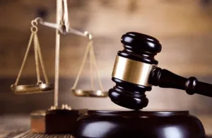 محكمة فاس تدين إطارا بنكيا بثلاث سنوات سجنا نافذا لتزعمه شبكة لسرقة السيارات