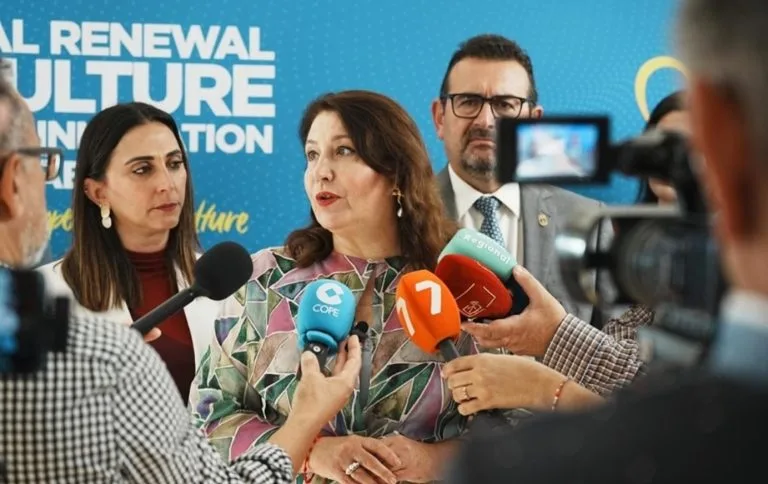 كارمن كريسبو تحذر من تداعيات الاتفاق الأوروبي المغربي على الفلاحة الإسبانية