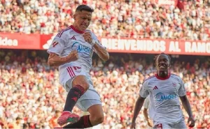 برشلونة يسقط برباعية أمام إشبيلية