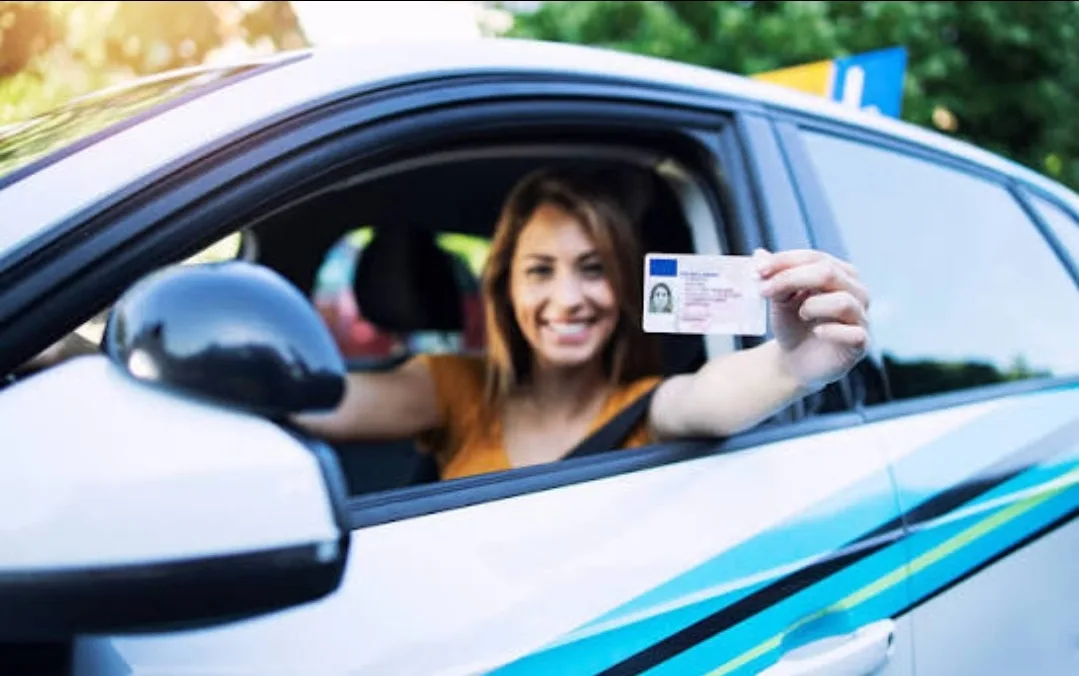 هولندا تُحدث ثورة رقمية في رخص السياقة … والمغاربة المقيمون ضمن المستفيدين الأوائل
