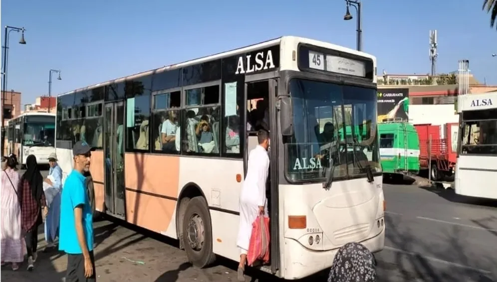 الحوز :   بينما كانت تسير … حافلة للنقل العمومي تتحول إلى غرفة ولادة طارئة لتوأم