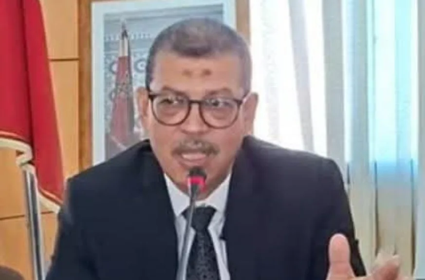 المدير الإقليمي للصحة بالحسيمة :    “أنا هو البيسطون ديالكم” … ومواطنون يتهمونه بالمراوغة والتستر على الوضع الصحي الكارثي داخل المستشفيات