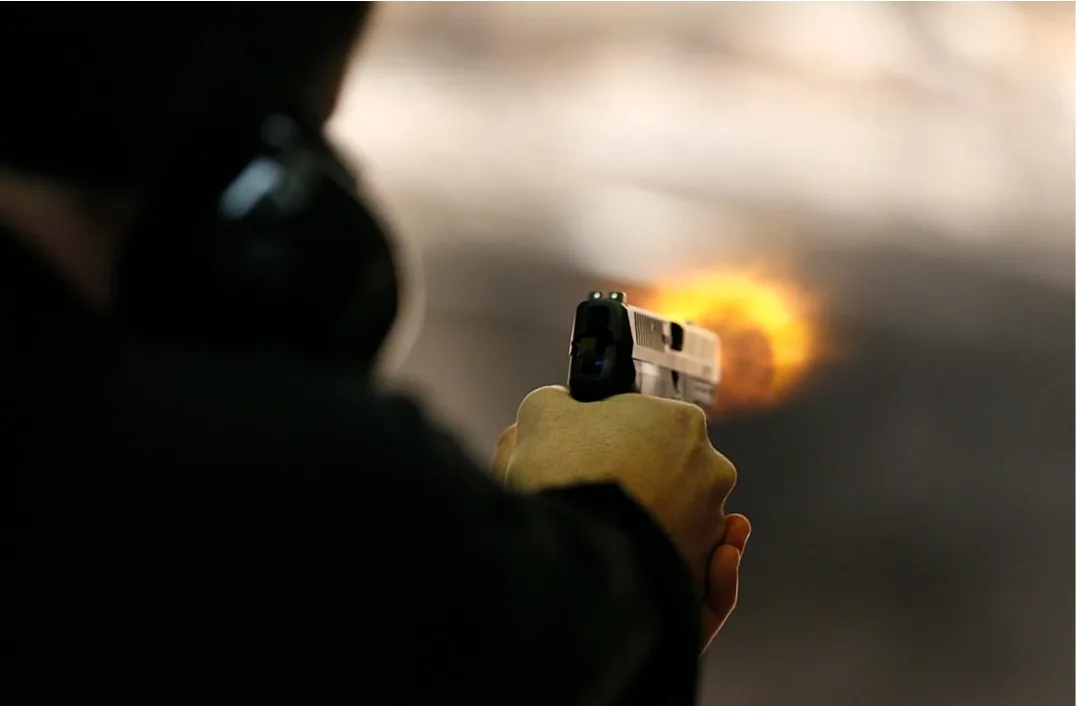 تفاصيل حصرية حول نجاته … ولد عيسى البارون يفرّ من “كمين الموت” بضواحي سلوان … إطلاق الرصاص بعد مطاردة هوليودية  !