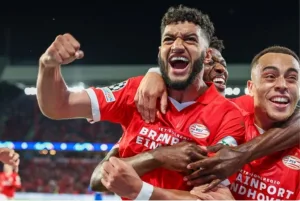 الأسطورة فان باستن :     النجم المغربي الشاب الصيباري أفضل لاعب في هولندا على الإطلاق