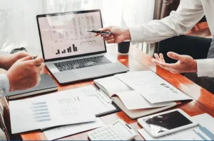قضاة المجالس الجهوية للحسابات يكشفون خروقات خطيرة في صفقات عمومية مع مكاتب دراسات