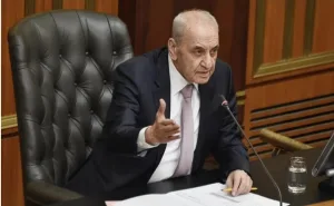 نبيه بري يؤكد إجراء الانتخابات النيابية اللبنانية في موعدها وسط جدل حول اقتراع المغتربين
