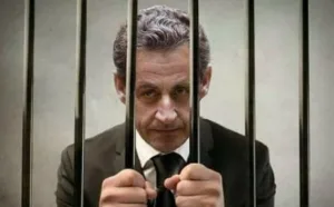 الرئيس الفرنسي السابق ساركوزي يدخل السجن … مرفوع الرأس ومظلوم العدالة !