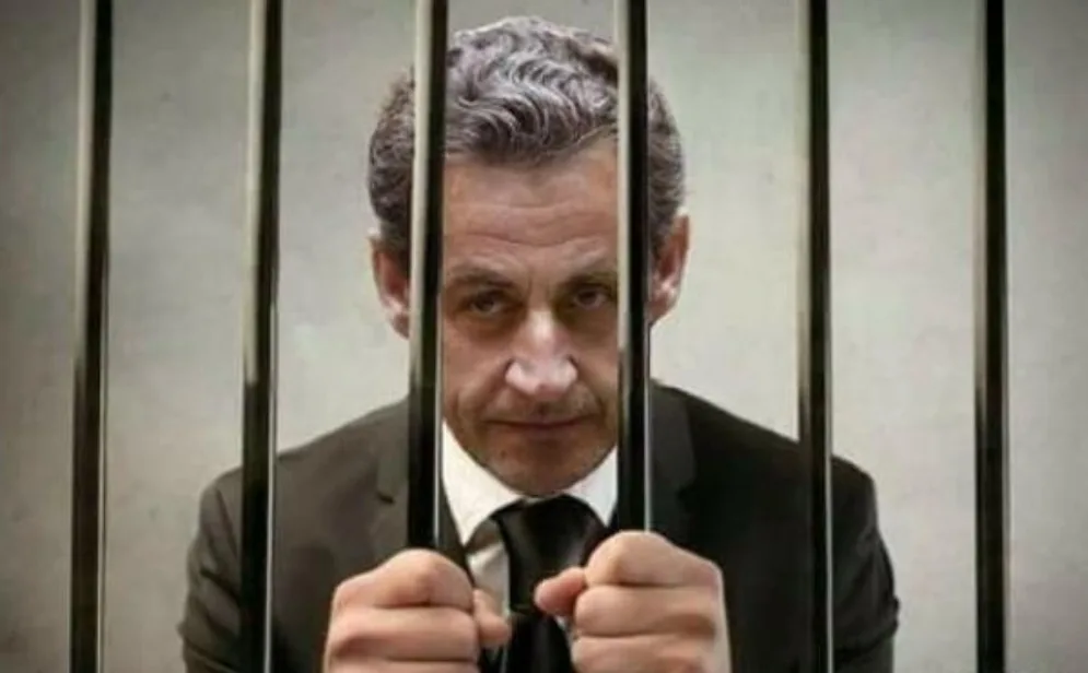 الرئيس الفرنسي السابق ساركوزي يدخل السجن … مرفوع الرأس ومظلوم العدالة !