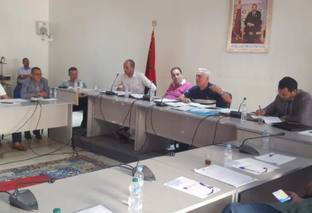 خلال دورة أكتوبر لغرفة التجارية والصناعة والخدمات لجهة الشرق … توجيه ملتمس إلى رئيس الحكومة يشأن فضاعة تسيير وتدبير وكالة مارتشيكا بالناظور