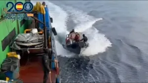 قوات GEO الإسبانية تُحبط واحدة من أضخم عمليات تهريب الكوكايين في الأطلسي :     6.5 أطنان على متن سفينة تنزانية قبالة جزر الكناري