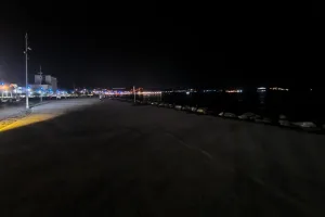 كورنيش الناظور يحتضر تحت الظلام … وموجة غضب ضد مديرة مارتشيكا بعد تفاقم مظاهر الإخلال والإهمال !