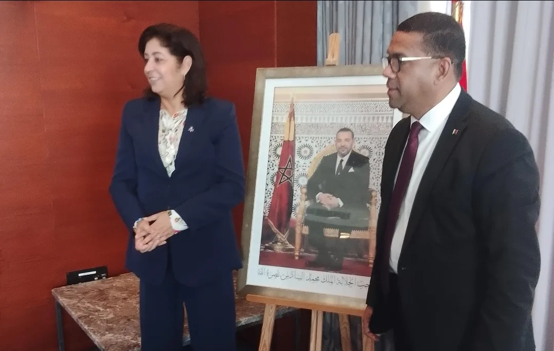 الناظور :   سفير مدغشقر يجتمع بمديرة وكالة مارتشيكا وبرئيس جماعة سلوان …!