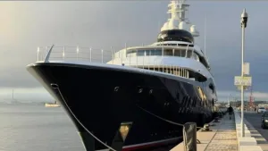 الميجا يخت “Launchpad” لمالك فايسبوك يرسو في جبل طارق وسط تلويث للبيئة وصخب إعلامي