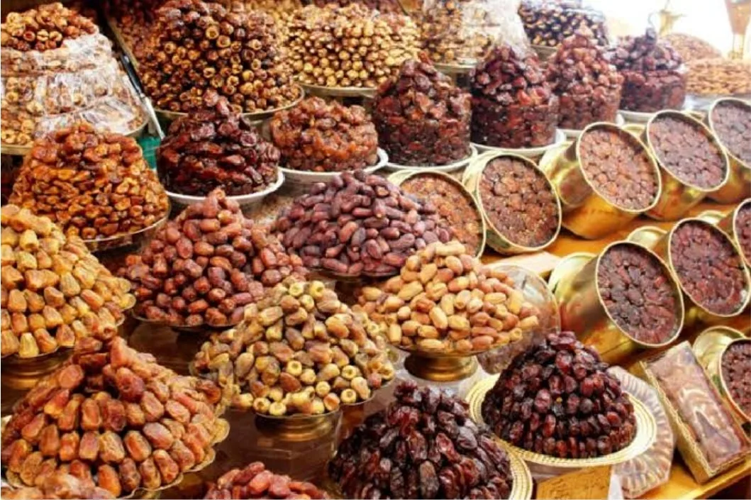 التمور المغربية تعيش موسمها الذهبي وإنتاج قياسي … ونداء لحماية السوق من التمور الجزائرية المريضة والمهربة !