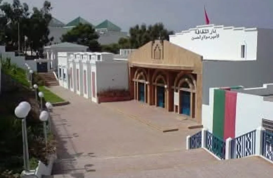 الحسيمة :    الفضاءات العمومية بين التوطين والاستحواذ … متى تتحقق العدالة الثقافية ؟