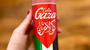 فضيحة «كولا فلسطين» تهزّ السويد: أرباحٌ باسم غزة… وأموال لم تصل أبداً!