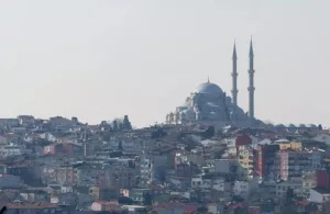 زلزال قوي يضرب غرب تركيا ويهزّ إسطنبول دون خسائر تذكر