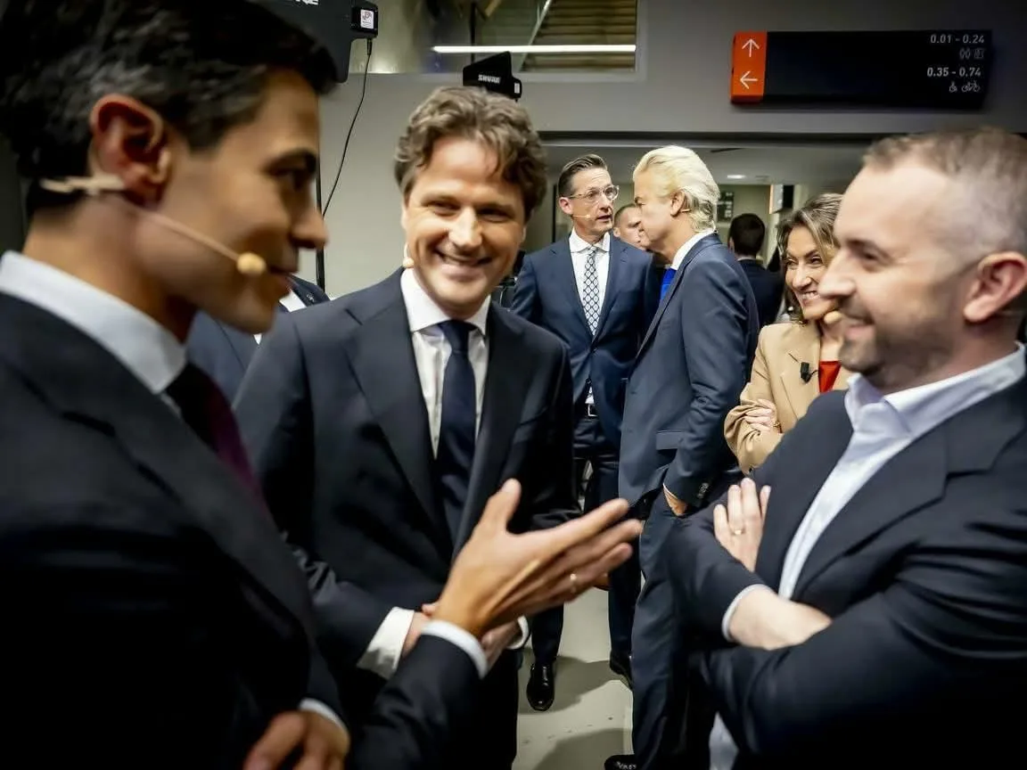 السباق الهولندي نحو السلطة.. خمسة أحزاب تتقاسم طموح الزعامة في انتخابات غامضة المآل