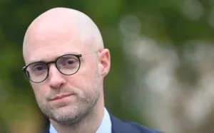 بروكسل تغرق في الفراغ.. أكثر من 500 يوم دون حكومة وديفيد ليستر يرمي المنديل