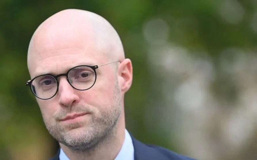 بروكسل تغرق في الفراغ.. أكثر من 500 يوم دون حكومة وديفيد ليستر يرمي المنديل