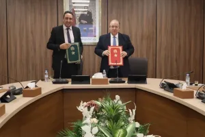 البريد بنك والهيئة الوطنية للأطباء البياطرة يوقعان اتفاقية لدعم المهنيين مالياً