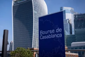 بورصة الدار البيضاء تغلق على انخفاض طفيف وسط حذر المستثمرين