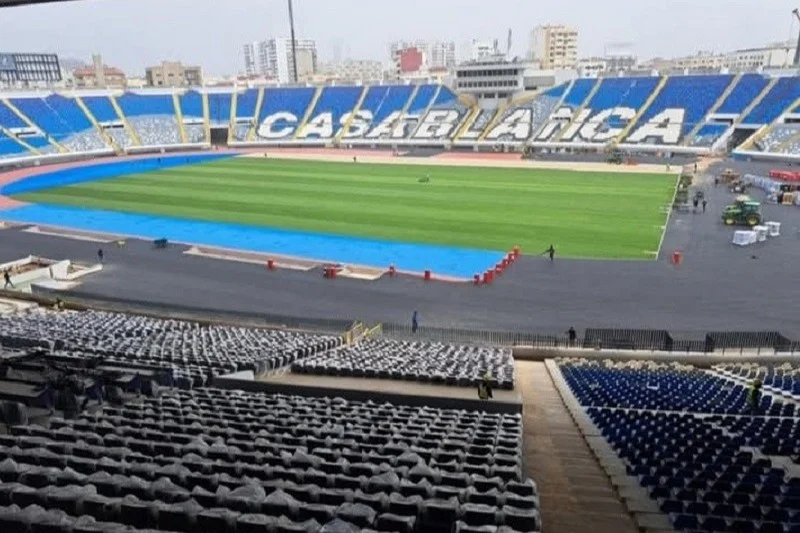 إغلاق مركب محمد الخامس يثير استياء جماهير البيضاء بين ضرورات الصيانة وضغط المنافسات