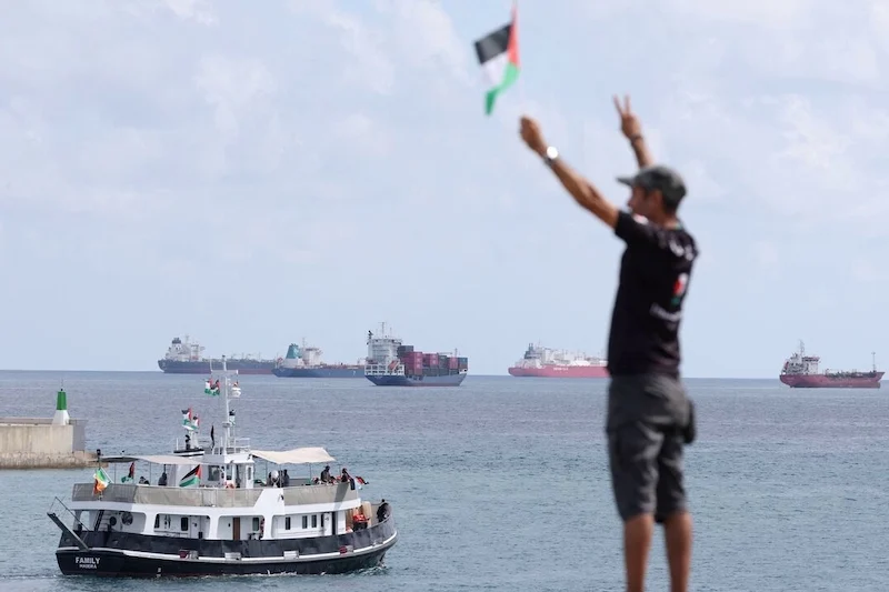 21 مواطناً إسبانياً يغادرون تل أبيب بعد اعتراض أسطول المساعدات إلى غزة