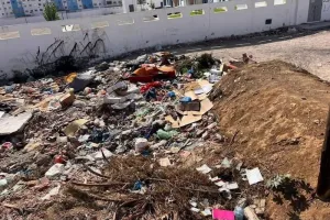 تحقيق إداري بمرتيل بعد تحول محيط مستشفى النهار إلى مكبّ عشوائي للنفايات