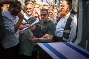إسرائيل: حماس أعادت رفات رهينة سبق استرجاعه قبل عامين