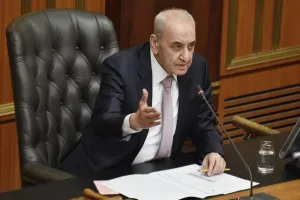 نبيه بري يؤكد إجراء الانتخابات النيابية اللبنانية في موعدها وسط جدل حول اقتراع المغتربين
