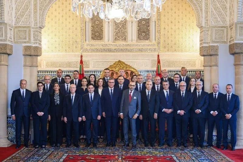 دعوات شباب “جيل زد” لإقالة الحكومة تثير نقاشاً دستورياً حول صلاحيات الملك