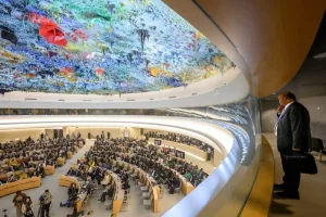 المغرب ضمن الدول الممتنعة عن التصويت على قرار تمديد ولاية المقرر الخاص بروسيا