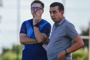 رئيس أولمبيك آسفي ينفي رحيل المدرب أمين كرمة ويؤكد استمراره في مهامه