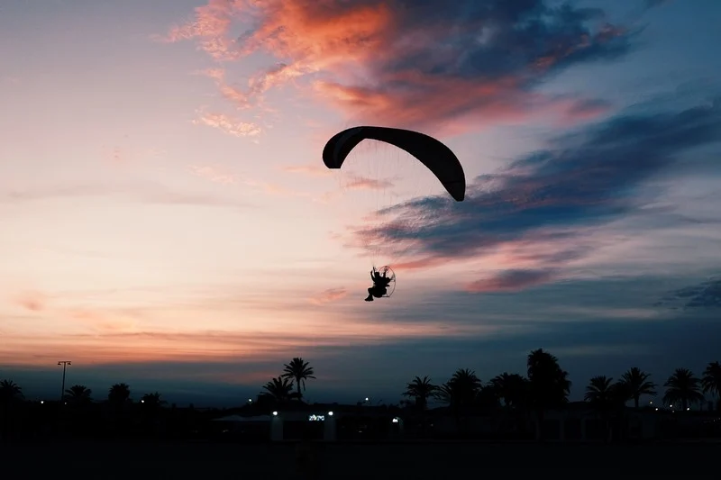 محاولة تسلل فريدة إلى سبتة بمظلة هوائية تنتهي بتوقيف المهاجر