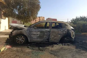 شرطة تزنيت توقف مشتبهين بتهم سرقة وحرق سيارات وسط المدينة