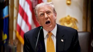 ترامب معلقاً على استقالة قيادتي الـBBC: “كانوا يُحرّفون خطابي الرائع المثالي!”