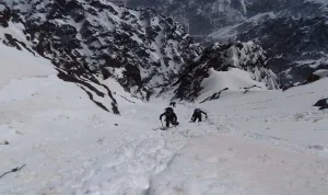 مأساة بتوبقال.. وفاة سائح إيطالي إثر سقوط مروع