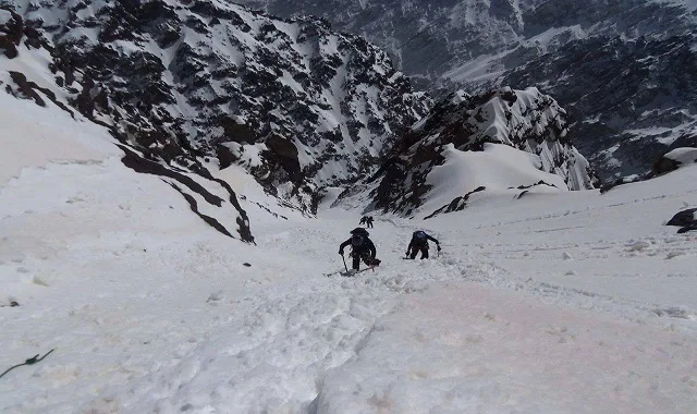 مأساة بتوبقال.. وفاة سائح إيطالي إثر سقوط مروع