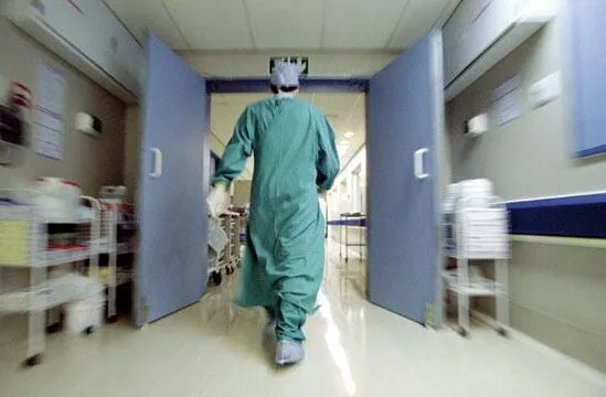 تأخيرات مالية تهدد تنفيذ مشاريع حيوية بوزارة الصحة