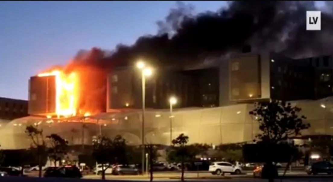 إسبانيا : إخلاء مرضى وطواقم طبية من مستشفى “كارتاخينا” بسبب حريق مهول