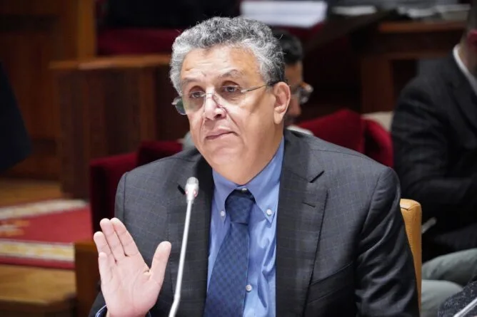 وزير العدل: من يدّعي معرفتي أنا وعبد النباوي نصاب ومبتز