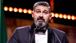 ياسر جلال يعتذر بعد تصريح مثير حول “مشاركة قوات جزائرية في ميدان التحرير عام 1967”