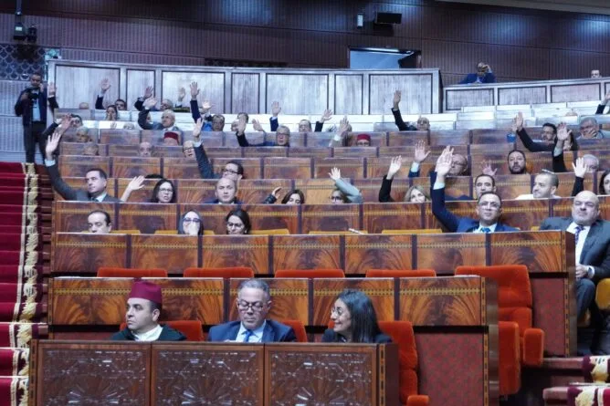 المادة 8 مكرر تثير جدلاً حول تنفيذ الأحكام القضائية ضد الدولة والجماعات الترابية