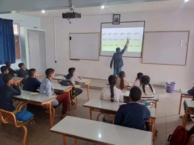 الأكاديمية الجهوية بالعيون الساقية الحمراء تطلق خطة شاملة لتعزيز أداء مدارس الريادة