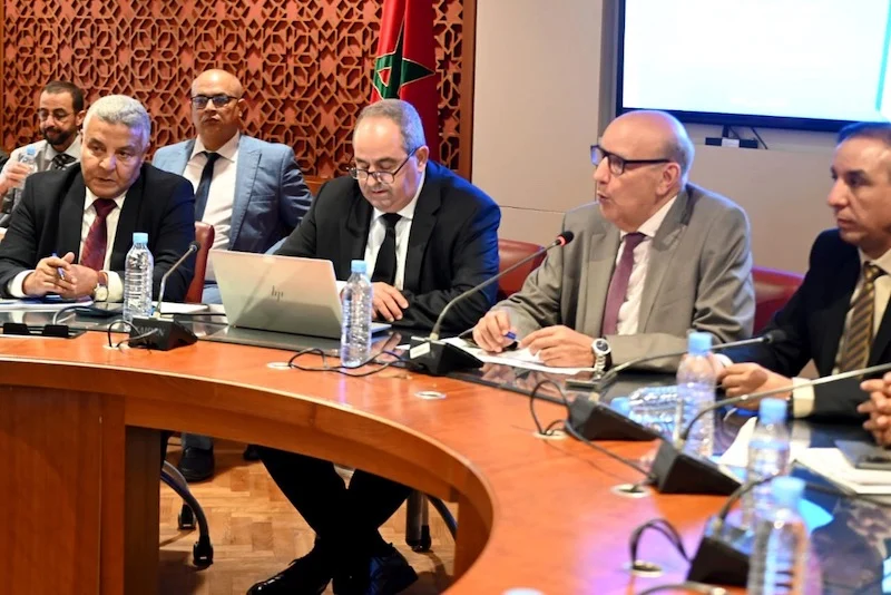 مشروع قانون التعليم العالي يضع الوزير ميداوي في مواجهة مع نقابة الأساتذة