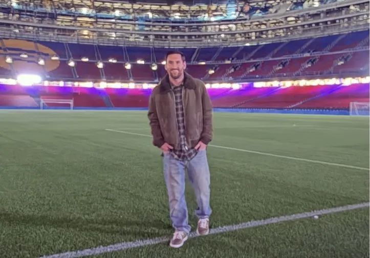 الحنين يعود بميسي إلى برشلونة .. زيارة كامب نو تثير التكهنات