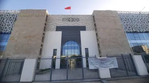 اتهامات بالتحرش تهز جامعة مكناس.. مستشار وزير يلجأ للقضاء والطالبة تتمسك بشكواها