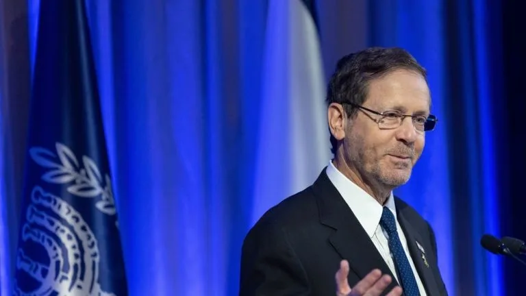 الرئيس الإسرائيلي يشيد بقرار مجلس الأمن ويدعمه خطوة نحو تعزيز الاعتراف بمغربية الصحراء