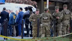 أفغاني يقتل عنصرين من الحرس الوطني أمام البيت الأبيض في واشنطن